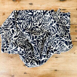 Karl Lagerfeld‎ Paris Infinity Scarf Navy Blue Roses White NEW